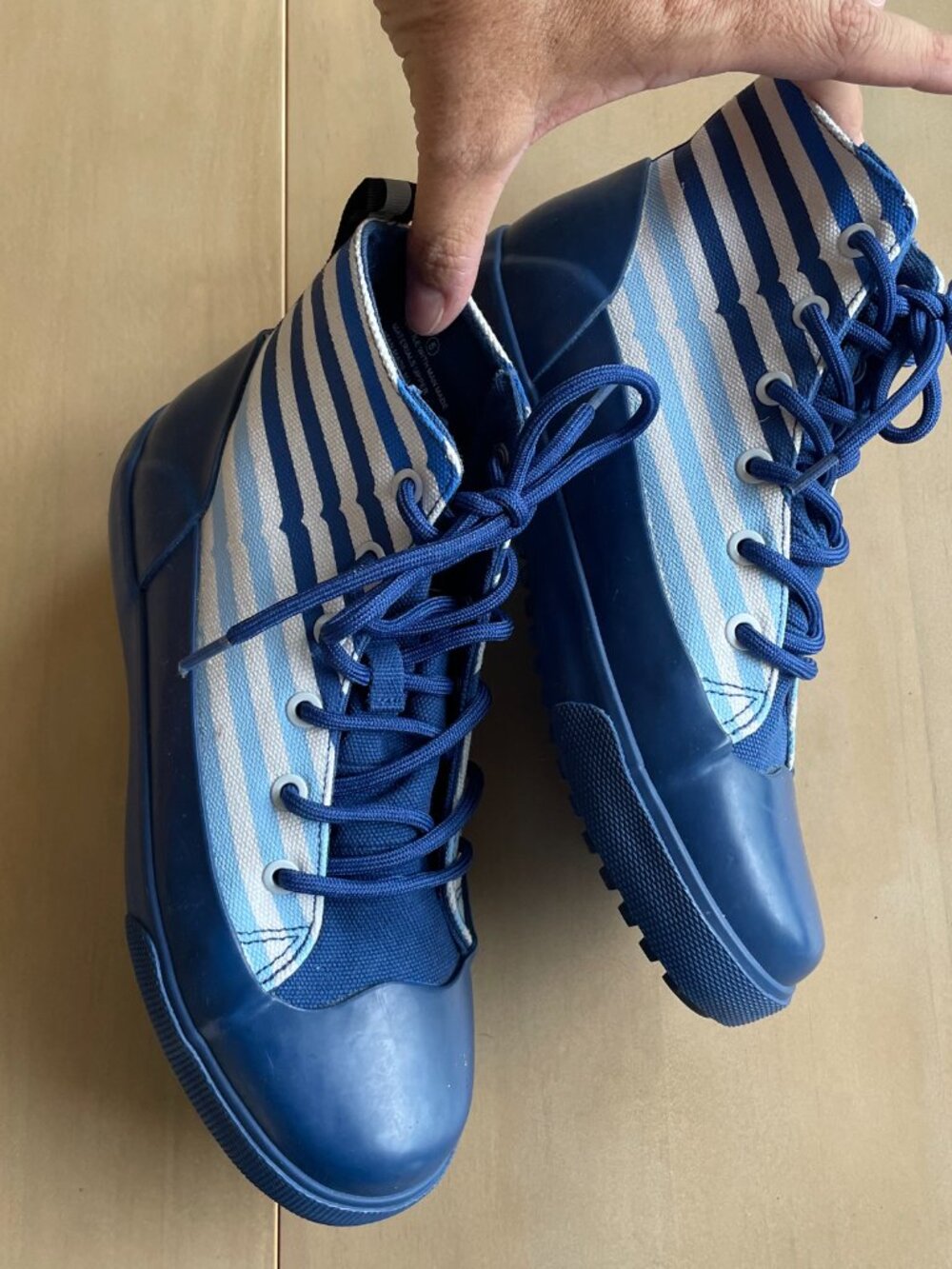 Entire Closet $5! Hunter for Target Kids Dipped Canvas High Top Sneakers - Picture 5 of 11